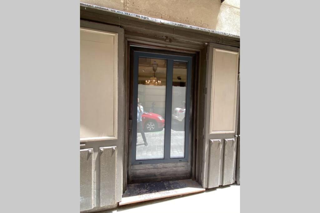 Opera Suites Fidelio , Cozy Studio In The Very Center Of Мадрид Екстериор снимка