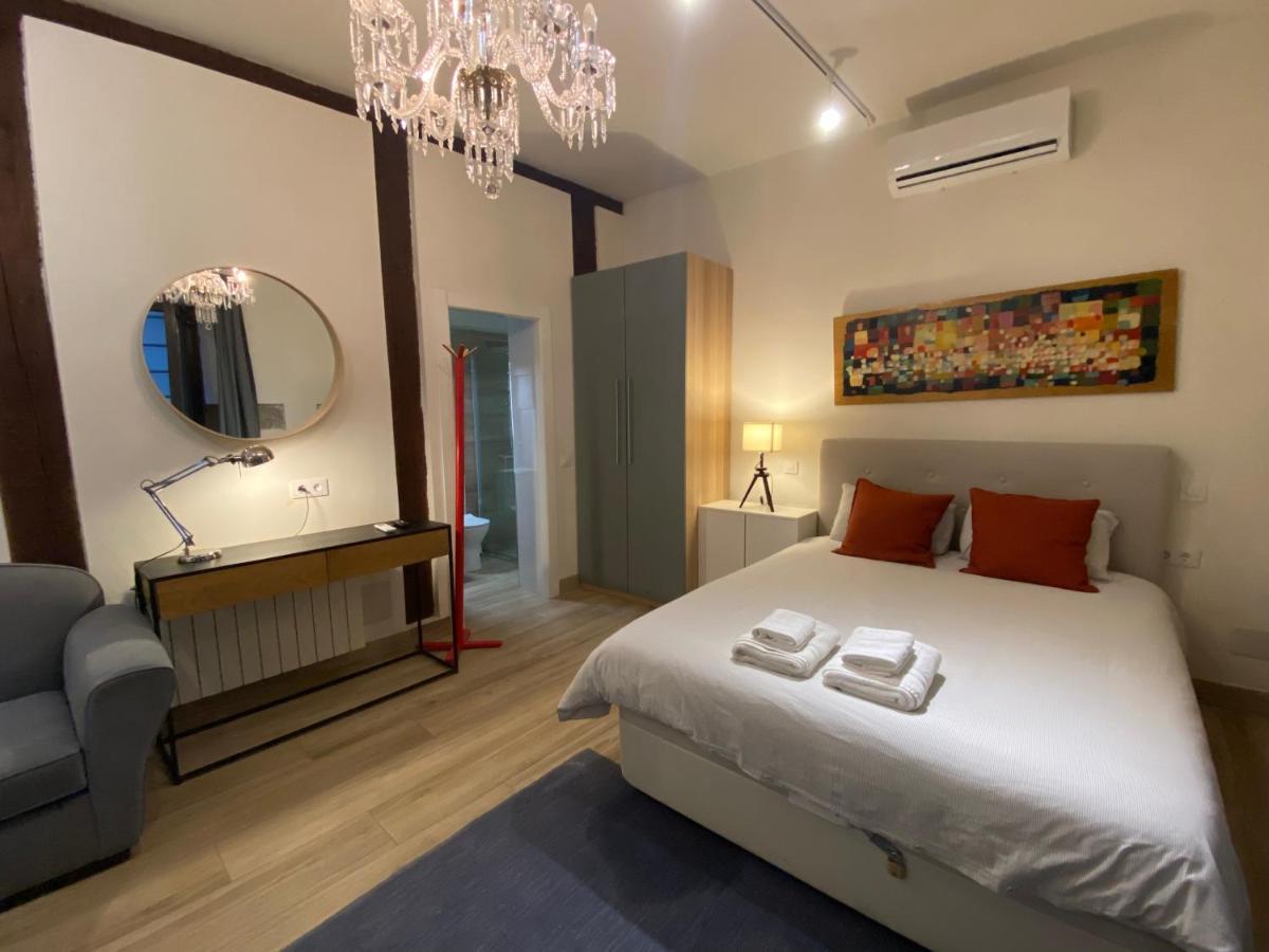 Opera Suites Fidelio , Cozy Studio In The Very Center Of Мадрид Екстериор снимка
