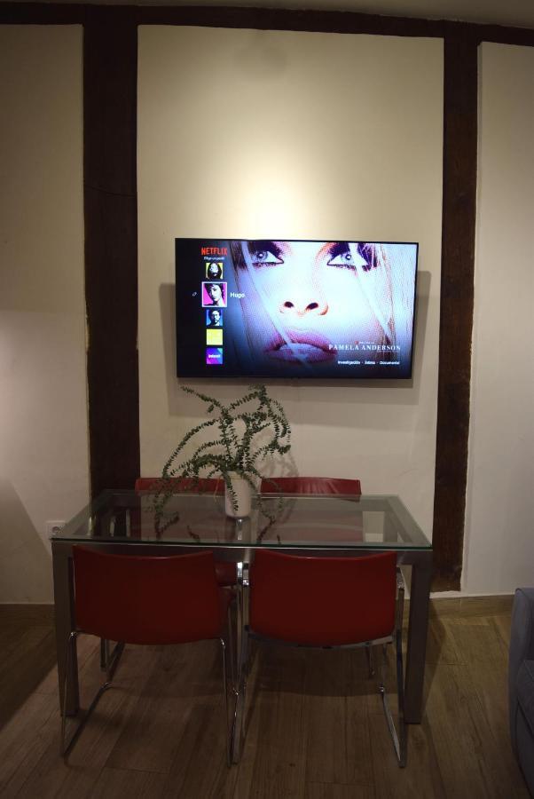 Opera Suites Fidelio , Cozy Studio In The Very Center Of Мадрид Екстериор снимка